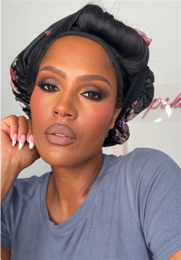 Tutorial de Sombra Ahumada Matte para Ojos