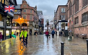 【4K超清】雨天漫步游英国切斯特(Chester)｜童话般的英国小镇_哔哩哔哩_bilibili