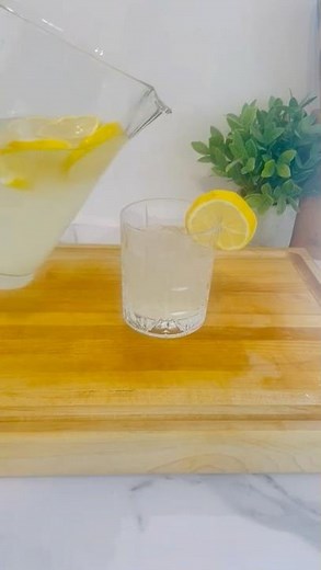 Make this EASY Classic Lemonade in LESS Than 5 MINUTES
