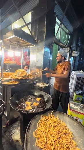 Crispy Samosa Street Food | Golden Fried Snacks You’ll Love!