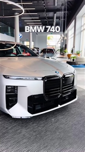 BMW 7-Series 740i M Sport - Crazy Tech But Polarising Design | Shashi Autocar