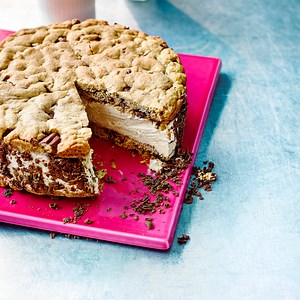 How to make this epic giant ice cream sandwich