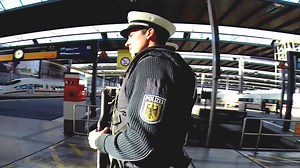 Bundespolizei bewacht Münchner Bahnhöfe mit Maschinenpistolen
