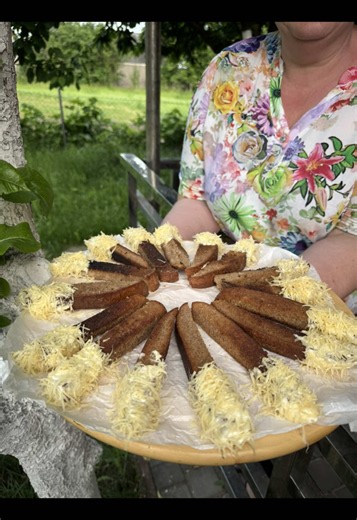 БРУСКЕТТА по українськи ! Ідеально для компанії, та під закусочку ) #рецептиукраїнською #свекрухачиневістка #смачнотут #брускетта #рецептиукраїна