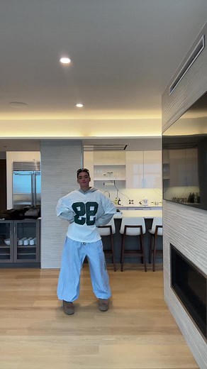 Dixie D'Amelio Underwear Dance: Gucci Gang