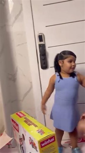 Cattleya opens gifts sent by her fans for her birthday 🥳🎈