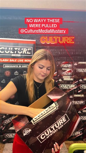 Those kicks for $25 😱 That’s right @Culture Media Mystery everybody is a winner 🥇 🏆🔥 So join the live and claim your prize! 🏆👟😮 #mysterybox #culture #kicks #culturekicks #fyp