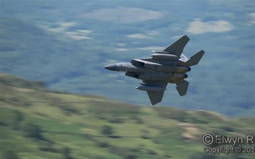 USAF F-15c Low Level in the Mach Loop 美国空军F-15c 低空穿越马赫谷 （马赫峡谷、音速峡谷）