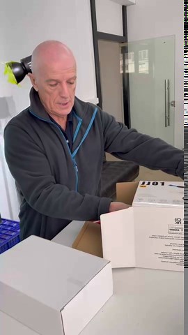 VANLINNY Robot Kits,360° Drifting RC Tank Toy,Science Projects for Ages 13+, STEM Educational Kit for Beginner,10 mph Fast DIY Remote Control Car,Programmable/Rechargeable, for Birthday.