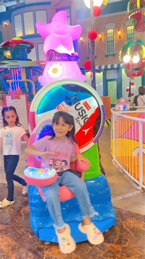 🥰 Playing the mini swing merry-go-round is fun 🌈 #shortsfeed #shorts #trending #cute