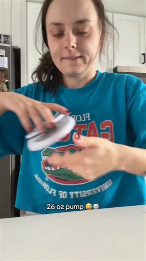 As a mom of two, if this tells me anything it’s that I need to hydrate myself a bit better today 😂 This is a bit lower than my normal output for the 1st pump of the day. Which is 100000% still an amazing output just isn’t MY normal. After two kiddos I’ve learned a thing or two about my body 😂 | Lorelei Wilfong