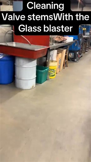 Cleaning the valve stems with a glass blaster #fyp #carmaintence #tiktokautocampaign #machinist #engagement | KAutosUk Mechanic