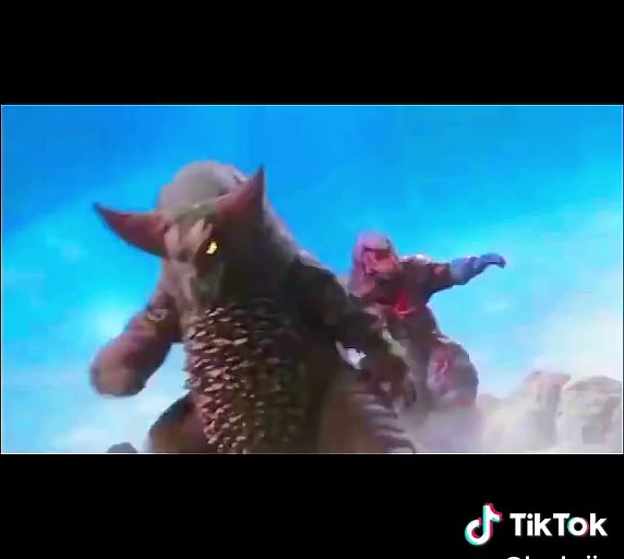 Ultimate Monster Battle: Fire Golza vs Gomora
