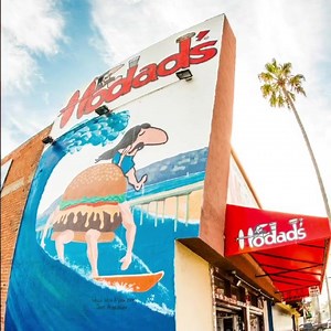 A Holiday Weekend in Ocean Beach. 😃 Almost feels like Old Times. We’re open Daily, 11am-9pm flipping those burgers TO-GO! If you need Delivery, check out Uber Eats to see if they will head your way. Have a Good One!! | Hodad's Ocean Beach
