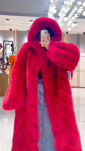 Janefur-Jane on Instagram: "Cutting and sewing #Janefur#furcoat#fashionable#double#leatherjacket#men#foxfurry#vintagefurs#furwoman#furjacket#winterfur#wintercoat#luxuryfur#furfashion#furlove#realfur#xxlfur#bigfur#fluffyfur#highquality#CHIC#sheepskincoat#AW23#Furlove#furfashionguide#furloversunite#furstyle 🌍🌍For more information,please click: https://www.janefur.com or http://www.jfur.en.alibaba.com You can contact us through any of the folllowing platforms to ask questions about any of our pro