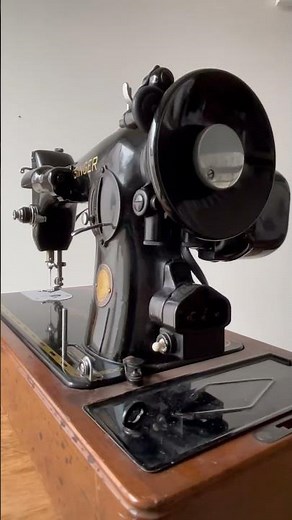 Singer Sewing Machine 201-2