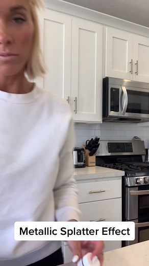 Metallic Splatter Effect on Cake by The Blonde Who Bakes