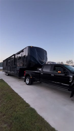 Exploring RV Life with Luxe Fifth Wheels