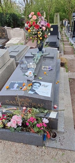 Tomb of the great Édith Piaf in Père Lachaise cemetery in Paris 20th arrondissement.