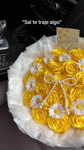 Tutorial de Rosas Eternas: Crea Flores Amarillas