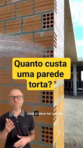 Acertar a parede na massa custa caro. Alvenaria deve sempre seguir esquadro, prumo, nível de perto.