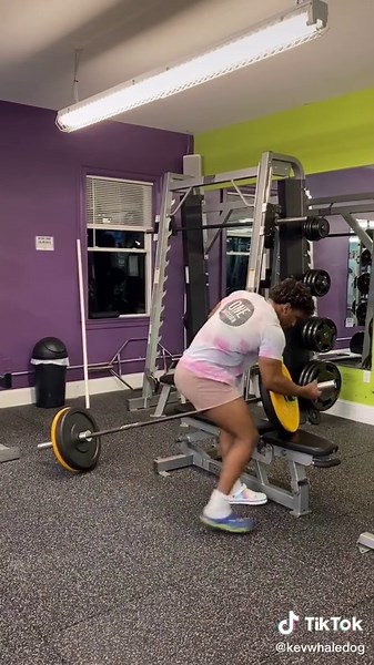 Hip Thrust Workout with Goth Egg | 121 lbs TikToker Form Review