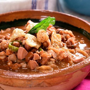 18M views · 25K reactions | ¡El sabor de estos FRIJOLES charros te hará recordar a los que prepara tu abuela! Ve la receta AQUÍ ➡ https://goo.gl/LuiBzz | kiwilimón | Facebook