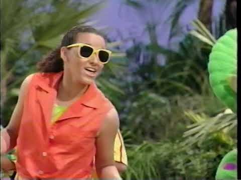 Opening to The Wiggles: Hoop-Dee-Doo! It's a Wiggly Party 2002 VHS [True HQ]