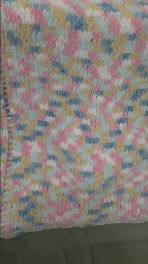 Make blanket with loop yarn by hand only.