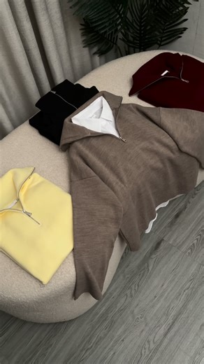 ‎عبد فاشن | ملابس نسائي‎ on Instagram‎: "وهاي باقي الوانه بنات ضروري عندج قطعه ❗️🤍 تريكو بخامه وكوالتي تجنن بنات طولة تقريبا يغطي الورك 73 قياساته :36/38/40/42/44/ سعر : 25 الف #ستايل #موضة_بنات #ملابس_نسائية #عبد_فاشن #موضة_العراق #ملابس_بنات #ستايلات #fashionreel #trendingreels"‎