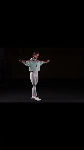 Standing band extension / Rozciąganie gumy na boki w staniu