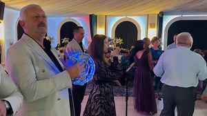 21K views · 344 reactions | Așa ne-am distrat alături de invitații din Doroteia! Casă de piatră oameni frumoși!❤️珞 Lăsăm aici în colecție un moment de la nunta voastră!殺 Vă salutăm cu drag! | Formatia AxA | Facebook