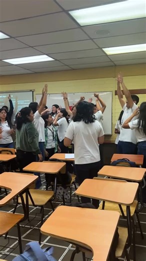 ASAB on Instagram: "¡Somos la experiencia educativa que estás buscando! 🚀✨ En la ASAB creemos en tu potencial y en una educación diferente, innovadora e integral. 📌 Únete a nuestra familia y aplica ahora a través del enlace que está en nuestra biografía o pidiendo información en cualquiera de nuestros canales de comunicación 📞📨. #AcademiaSabatina #UJMD"