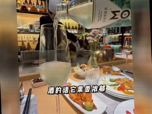 1919是懂年轻人约会的，158双人餐竟还配了12杯酒！这性价比谁看了不迷糊，直接喝回本了！ #美食探店 #餐酒吧#播客云赴约 #cc1919