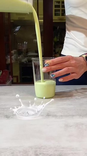 I like this juicer #healthy #morning #drinks #homemadejucie #summerjuice #fyp #juice #reduceweight #jucingtutorials #green