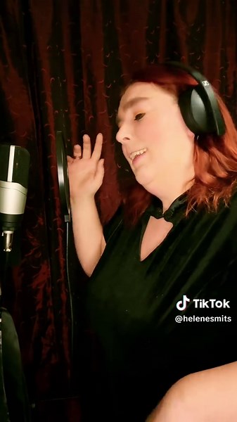 Creative Thursday another cover: Power of goodbye from Madonna One of my favourite songs when I was little. I just gave it a try it’s not perfect but fun to do. But Madonna doesn’t sing perfect live to 😉 #cover #madonna