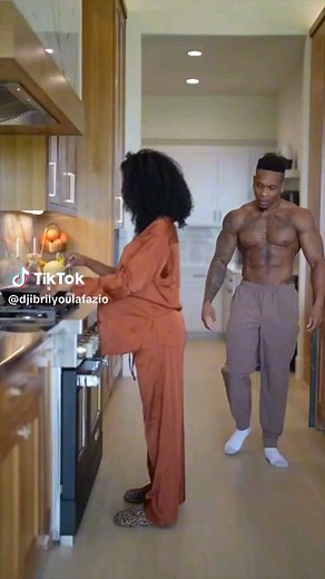 Awww!!! Love this. ❤️ I go love o... ❤️ 😍 💖 Spousal support or substitute support can not be overemphasised during pregnancy. Tag your support system in the comments section below and tell them how much you appreciate them. 📷 credit: djibrilyoulafazio ( Tiktok) P. S The Pregnancy GameChanger bundle is the absolute best gift you can give to yourself in pregnancy, no cap. You are the one that will run to call others to get it too. 😁 Your road to an ice-cream birth is not complete without this 