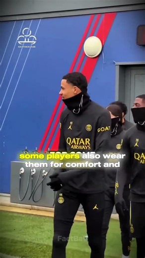Why Players Wear Gloves Even When It’s Not Cold 🧤😳