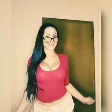 Chica bailando sexy en panti - Latin girl dancing hot in underwear