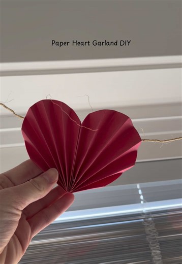 Paper Heart Garland DIY: Easy Crafting Guide