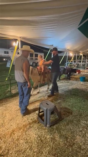 First pony ride 🐴🐪🐎 Brian Black | Halicia Melbar