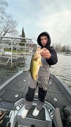 Rippin’ Rattle Traps & Chatterbaits for Pre-Spawn Bass Shallow Bite 🔥