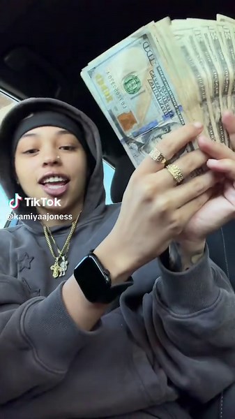 kamooo (@kamiyaajoness)’s video of geto and kamo