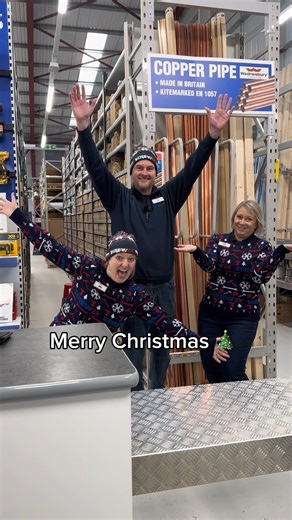 Merry Christmas from us to you 🎄🎁 #MerryChristmas #Screwfix | Screwfix