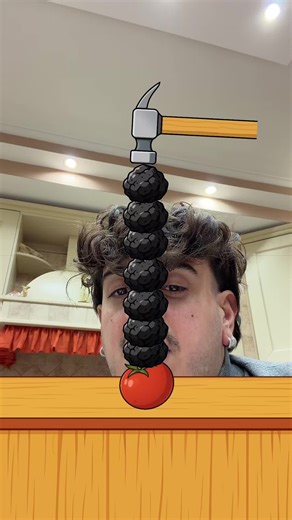 Divertente sfida di gioco con la mamma