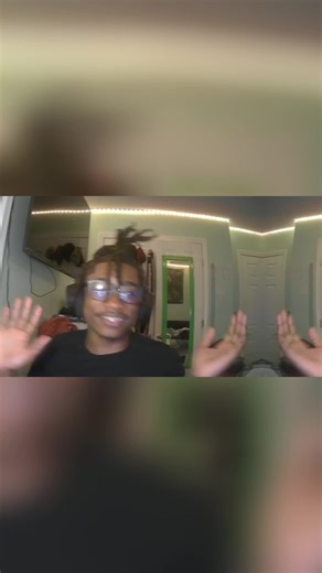 Video call audio fail! 🤣 Then the most awkward compliment exchange EVER. This is too much. #AwkwardMoments #VideoCallFail #Funny #Relatable #SocialSkills