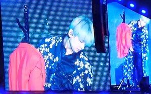 190406 BTS V - Singularity [BTS world tour Love Yourself concert in Bangkok]