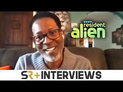 Corey Reynolds Teases Romance & New Discoveries For Sheriff Mike In Resident Alien Season 3