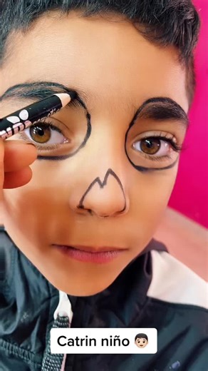 Cómo hacer maquillaje de catrín para niños