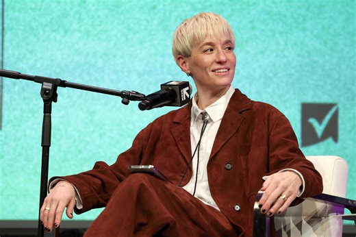 Megan Rapinoe slams 'clown' USA men's hockey team for being co-opted by Trump